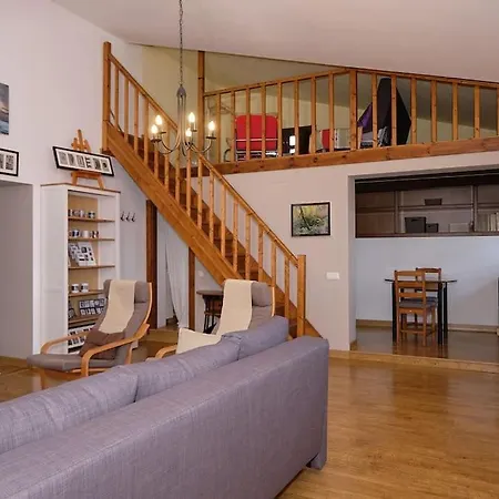 Casa De Pueblo Adosada, En La Zona Rural De Gijon. ヒホン