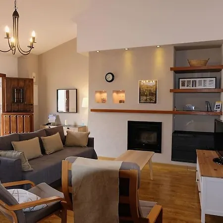 別荘 Casa De Pueblo Adosada, En La Zona Rural De Gijon.