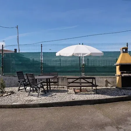 Casa De Pueblo Adosada, En La Zona Rural De Gijon.