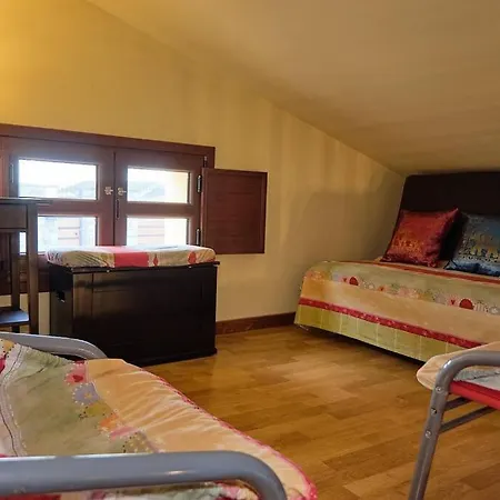 Casa De Pueblo Adosada, En La Zona Rural De Gijon. Nyaraló *