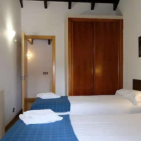 Casa De Pueblo Adosada, En La Zona Rural De Gijon. Semesterbostad