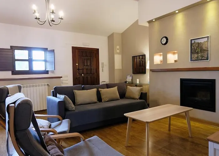 Casa De Pueblo Adosada, En La Zona Rural De Gijon. Ferienhaus *