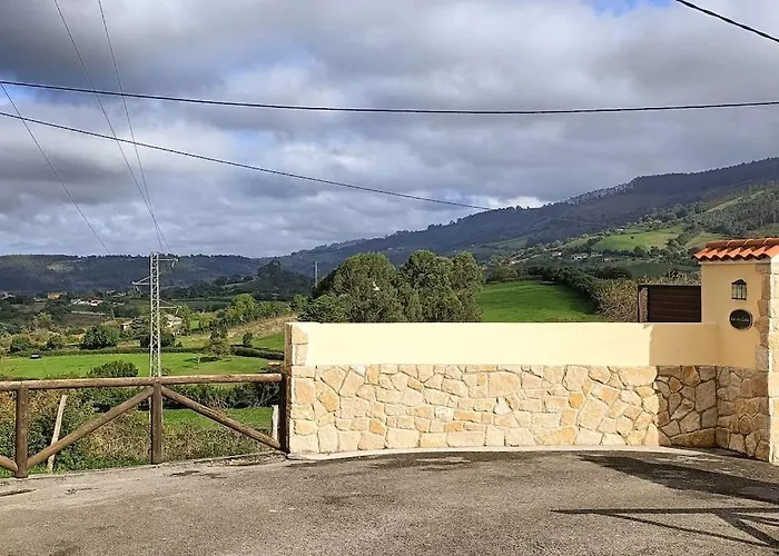 Casa De Pueblo Adosada, En La Zona Rural De Gijon. Holiday home Gijon