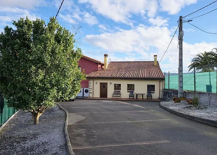 Feriehus Casa De Pueblo Adosada, En La Zona Rural De Gijon. *