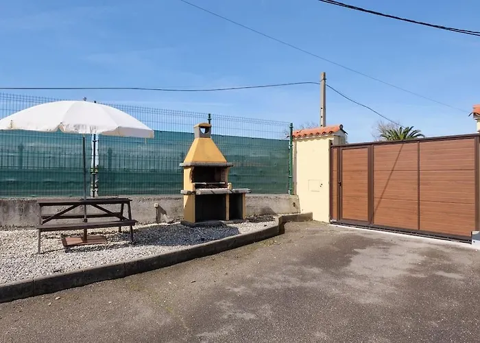 Casa De Pueblo Adosada, En La Zona Rural De Gijon. Gijón