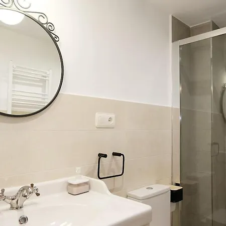 Casa De Pueblo Adosada, En La Zona Rural De Gijon. خيخون